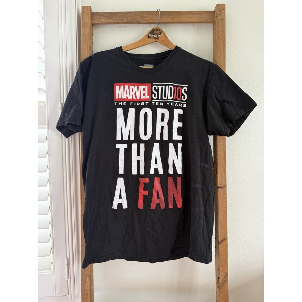 Marvel Studios 10 Years More Than A Fan T-Shirt Men’s Large Phase One SDCC